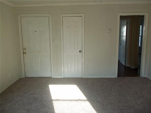 3rd image of 7613 Dahlen St