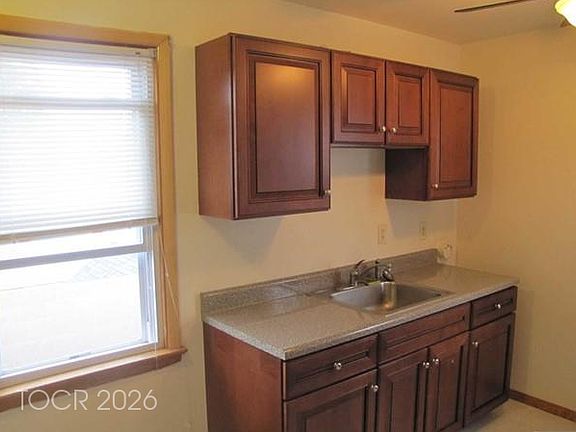 3rd image of 11 Louis St Floor 2