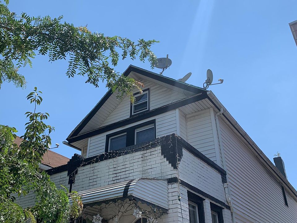Apartment is on the 2nd Floor