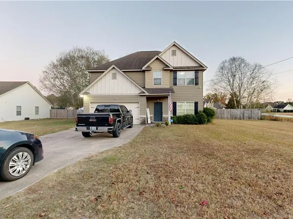 277 Owens Rd, Fort Mitchell, AL 36856
