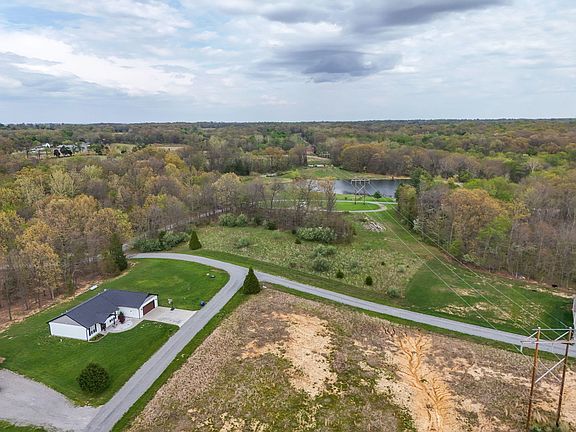 3rd image of 29 Castle Oak Rd
