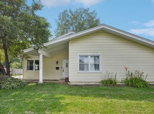 5534 W Celebrity Cir, Hanover Park, IL 60133