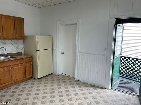 3rd image of 681 S 17th St #1