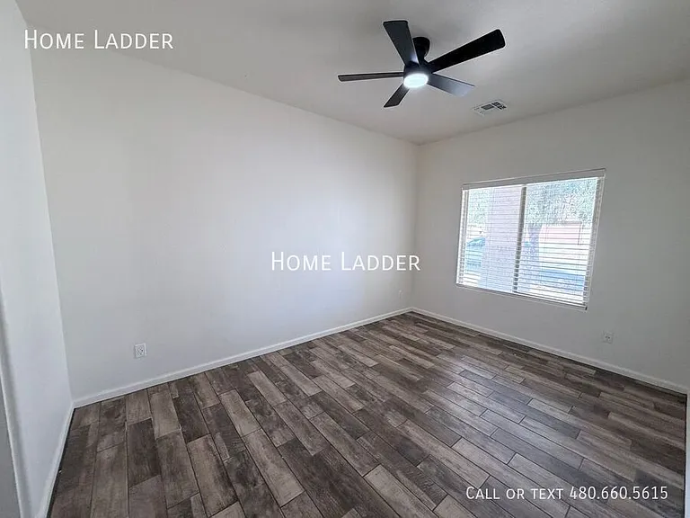 915 E Gold Dust Way — Photo 17