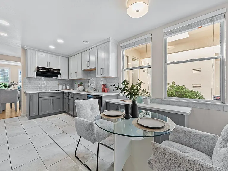 856 Lakeshore Dr — Photo 13