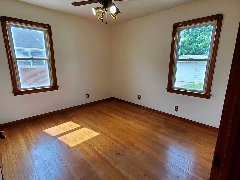 1510 Tuxedo Ave — Photo 14