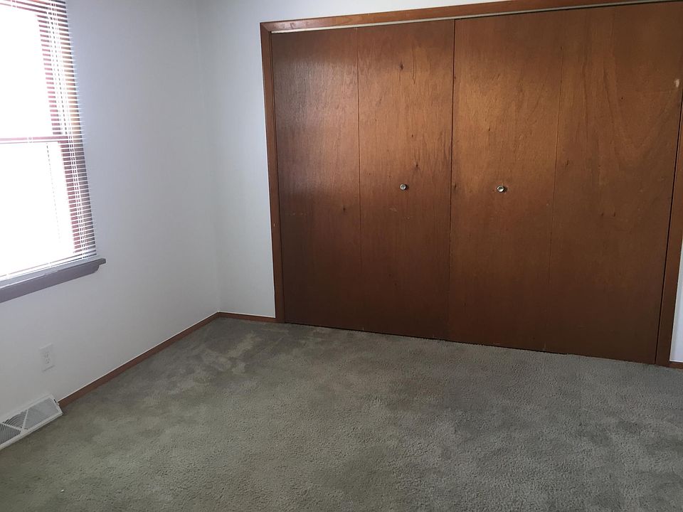 1st image of 106 E 10th St #5