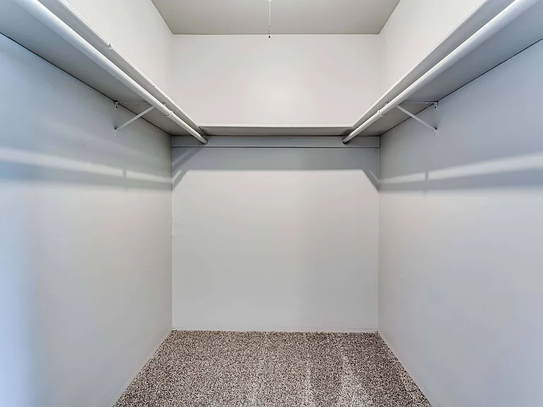 2x1 Walk In Closet 2x1 Walk In Closet