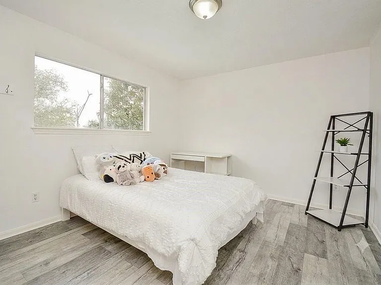 15302 La Mancha Dr — Photo 17