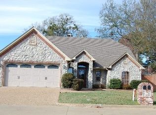 7002 Walden Dr, Tyler, TX 75703