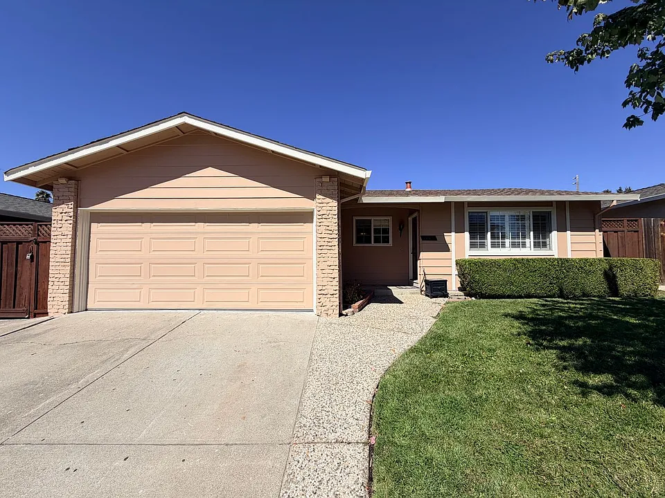 1445 Sonoma Dr