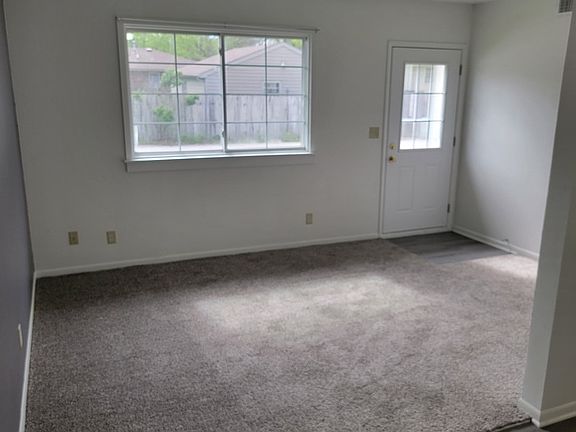 2nd image of 218 NW Chapel Dr #10