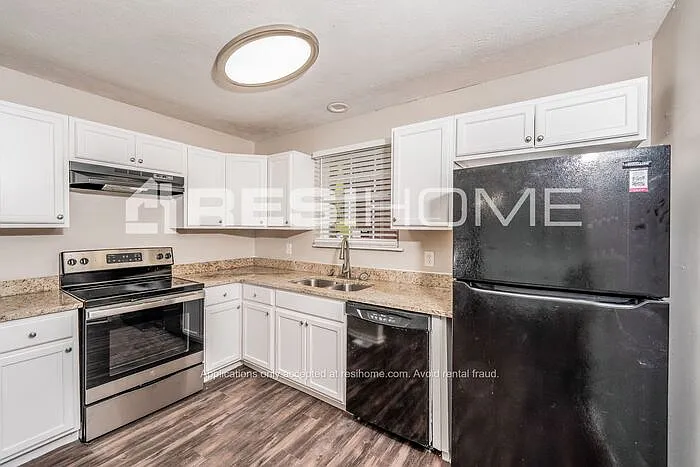 5253 Goldmar Dr — Photo 3