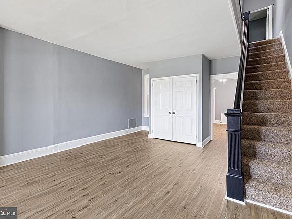 4th image of 226 W 25th St