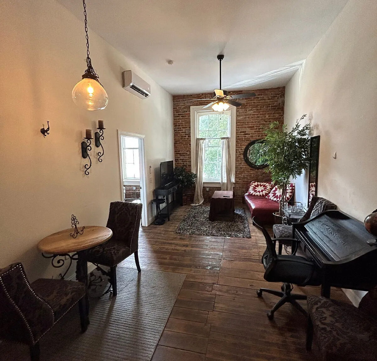 1 bed, 1.0 bath, $1,100 — Photo 1