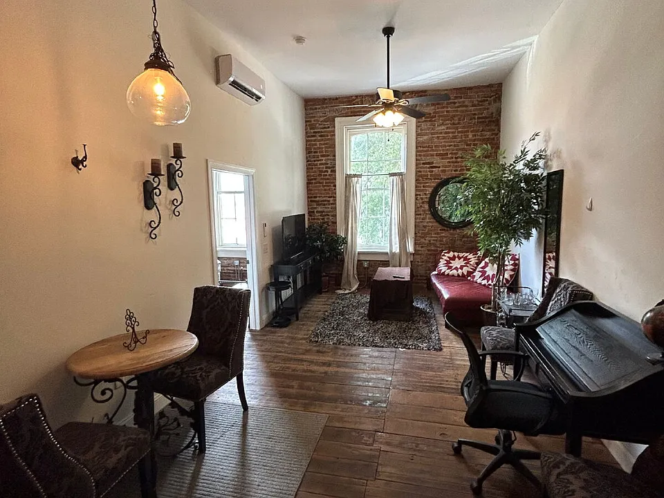 107 S Wayne St #2