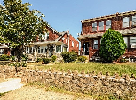 2nd image of 821 Yeadon Ave