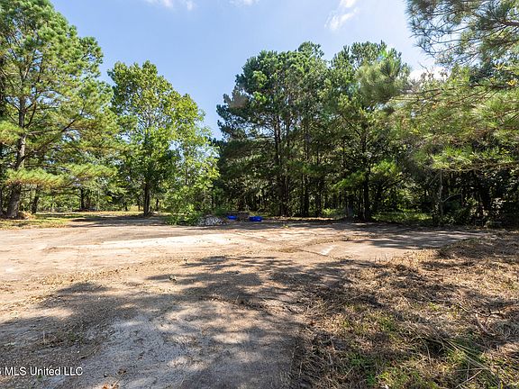 5th image of 10232 Goodman Rd