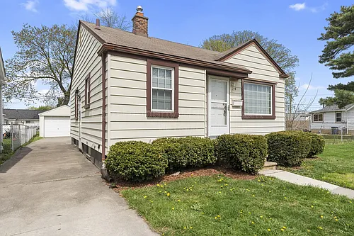 1778 Warwick Ave Photo 1