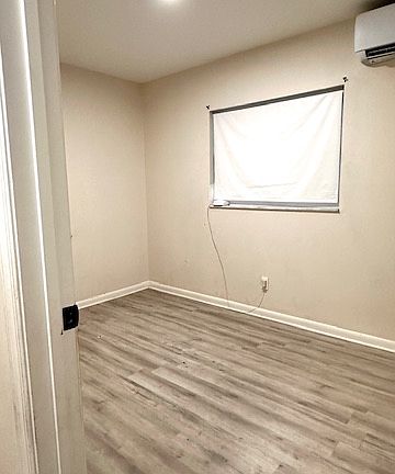 5th image of 2505 N Glen Ave #D