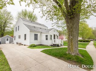 75 River St, Coopersville, MI 49404