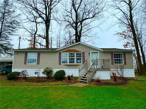 3 Ruby Dr, Grove City, PA 16127