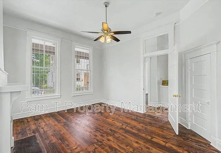 512 E Waldburg Ln — Photo 14