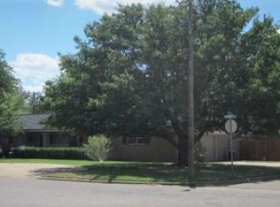 1311 Yonkers St, Plainview, TX 79072