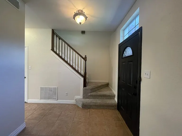 3222 Mapleridge Dr — Photo 8