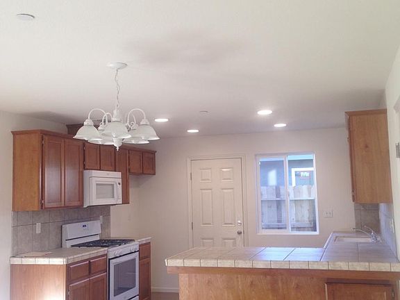 3rd image of 2217 W Lark Ave