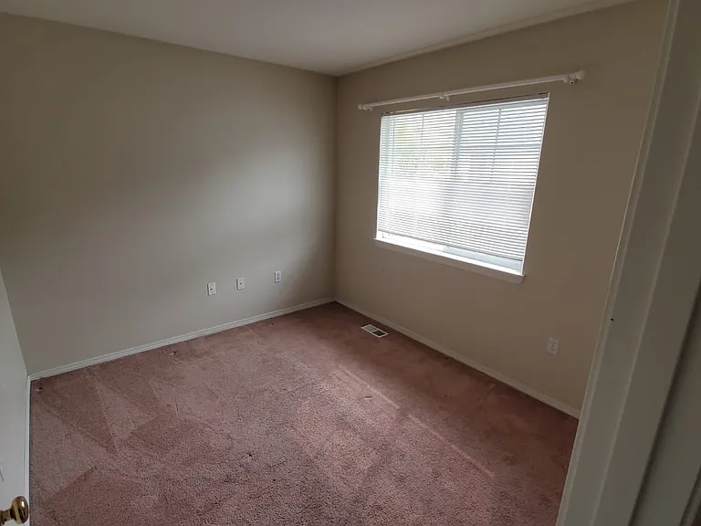 22651 NE 4th Pl — Photo 21