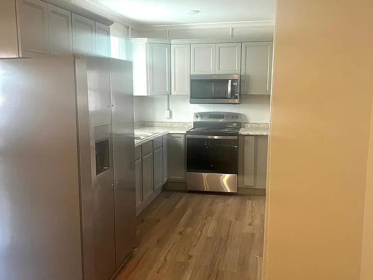 824 Green St — Photo 17