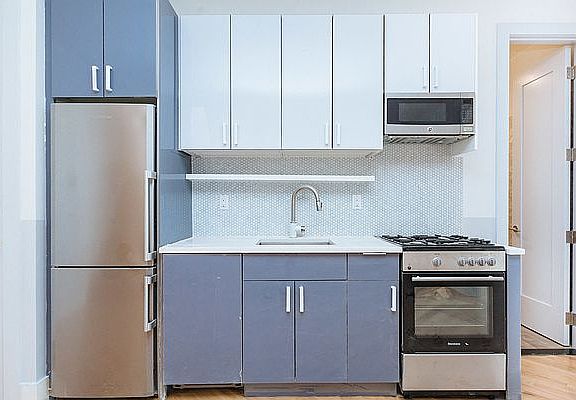 5th image of 214 Sumpter St #1F