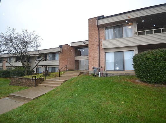 3rd image of 1065 N Sterling Ave APT 213