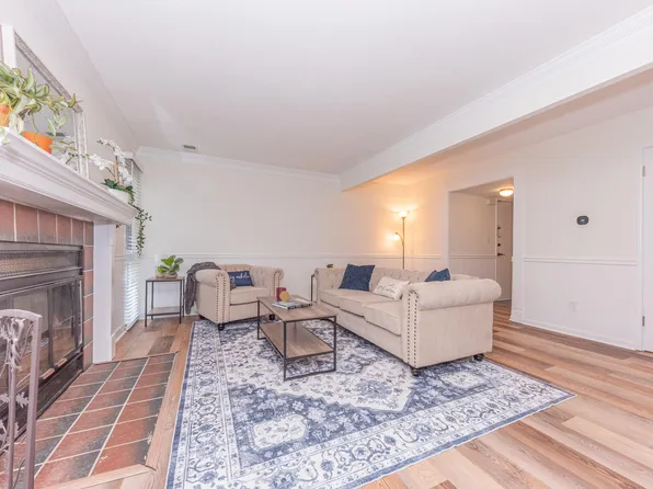 2407 Packard St APT 43E, Ann Arbor, MI 48104