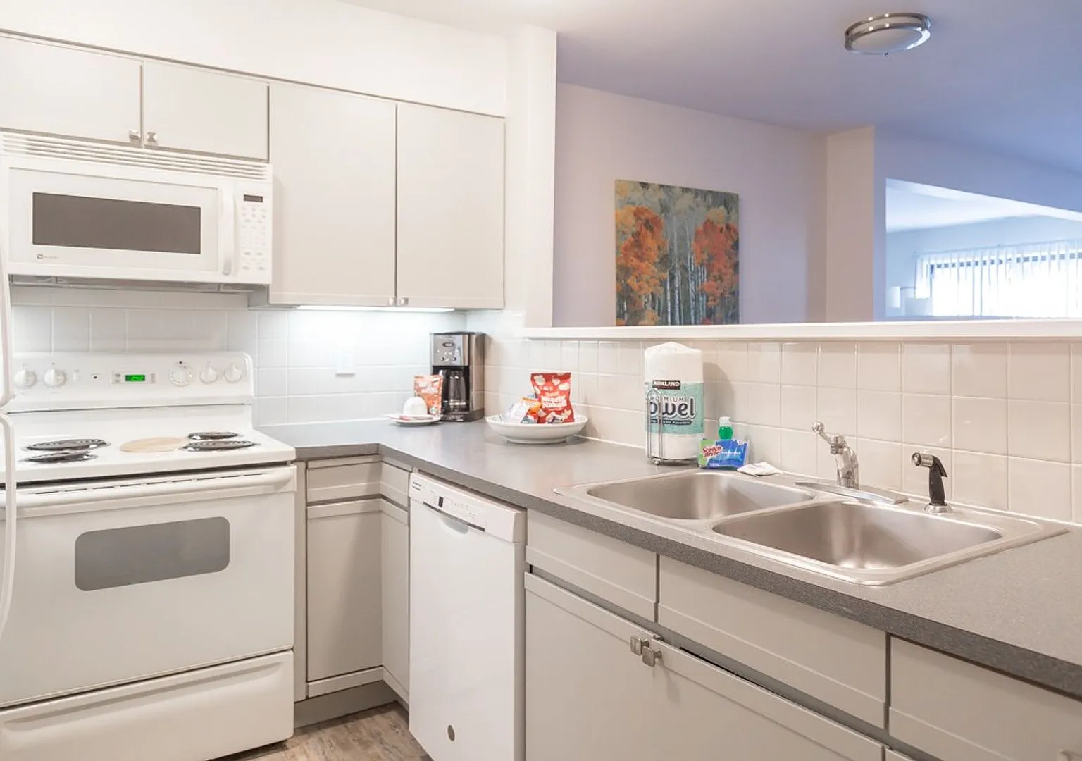 Furnished, SHort-Mid term, All Inclusive one Bedroom /one bathroom with den, view of Flatirons bl... — Photo 3