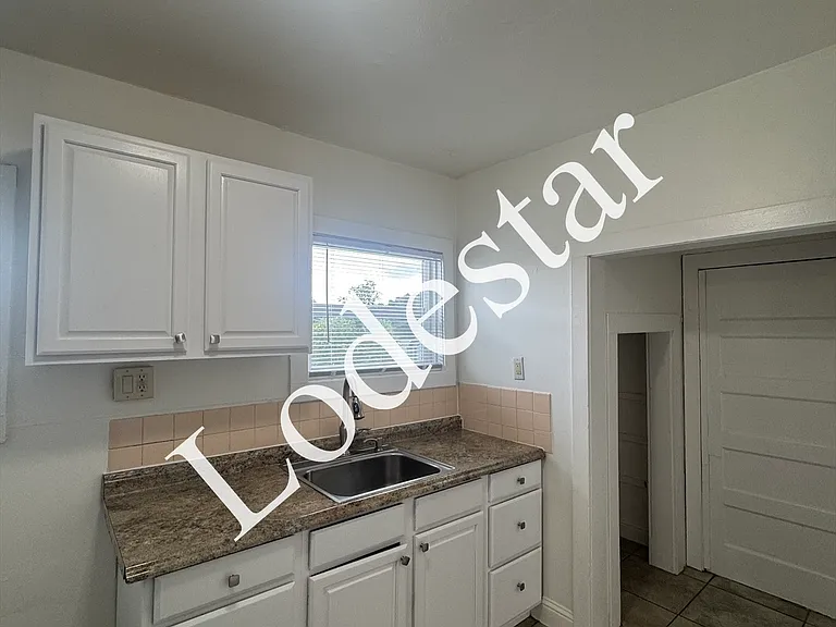 302 Carolina St #C — Photo 10