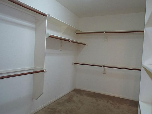 5th image of 5835 Lundwood Ln