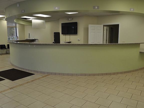 4th image of 5722 W North Ave