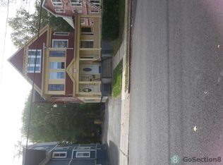 466 Edgewood St #3, Hartford, CT 06112