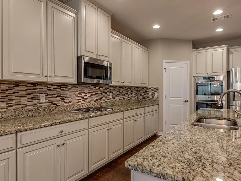 Kitchen w/ Dbl. Oven