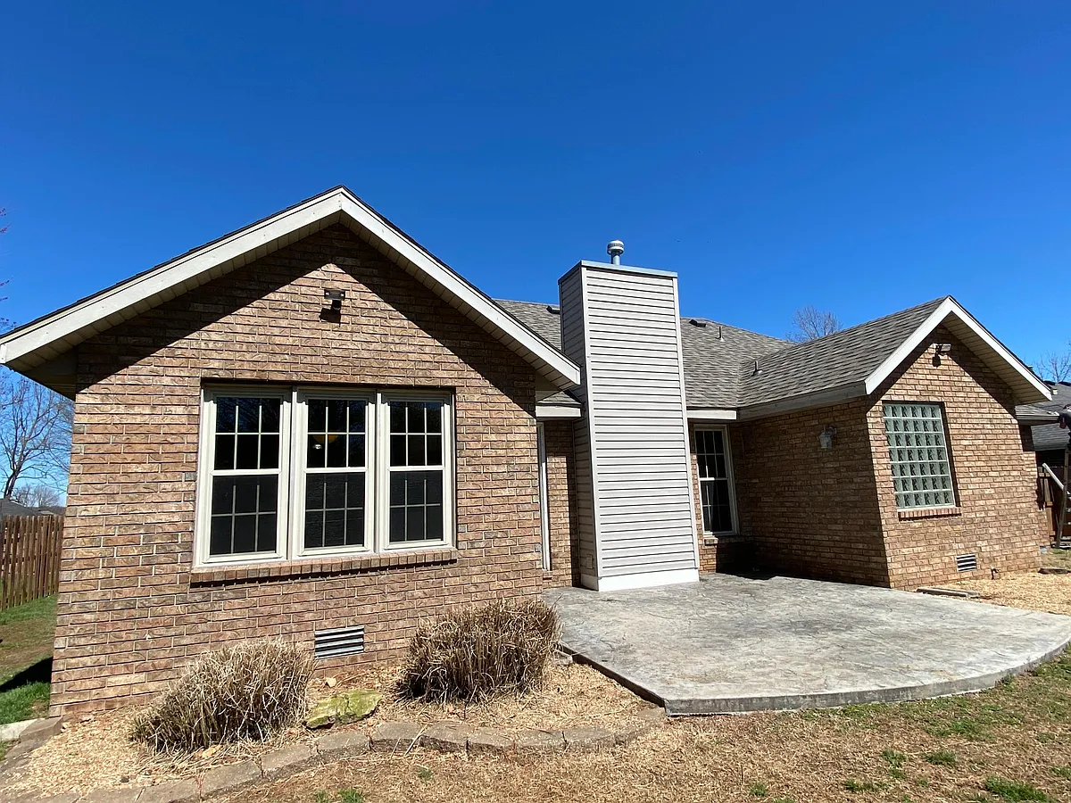 Building Photo - 1324 W Grayrock Dr