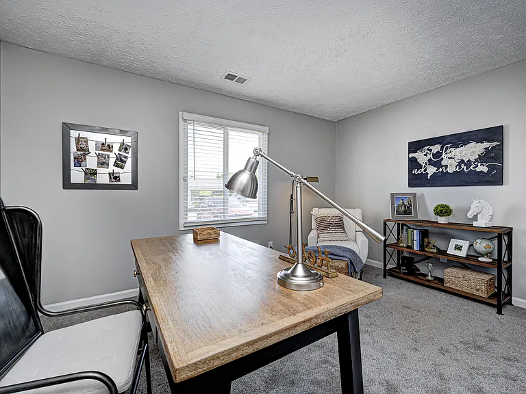 Ivy Knoll Apartments — Photo 30
