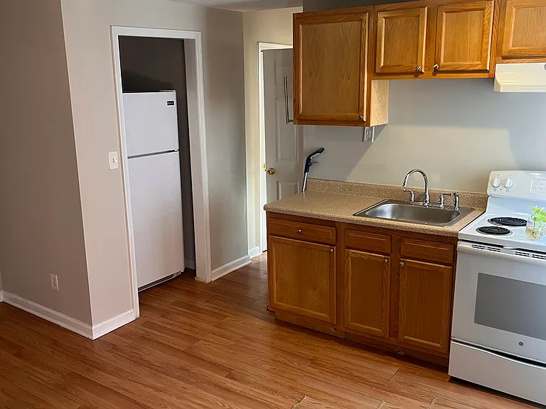 2024 Saint Paul St #2B — Photo 9