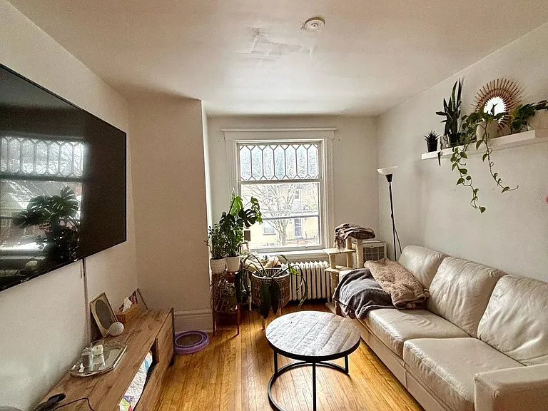 421 Lisgar St #3 — Photo 4