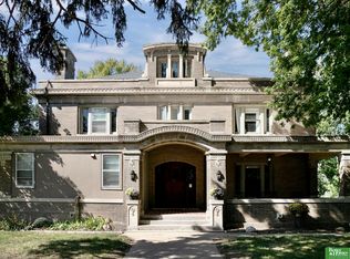 608 S 38th St, Omaha, NE 68105