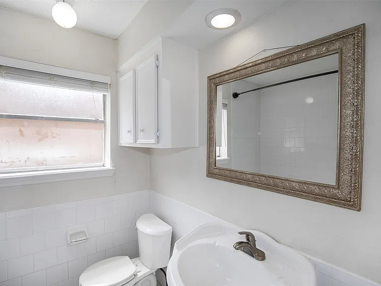 15106 Silverman St — Photo 25