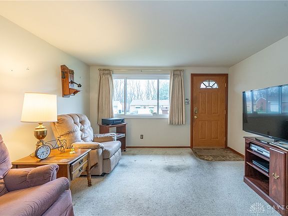 4th image of 2525 Newcastle Dr