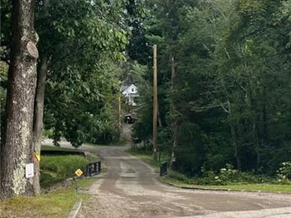 107 Scott Rd, Cumberland, RI 02864