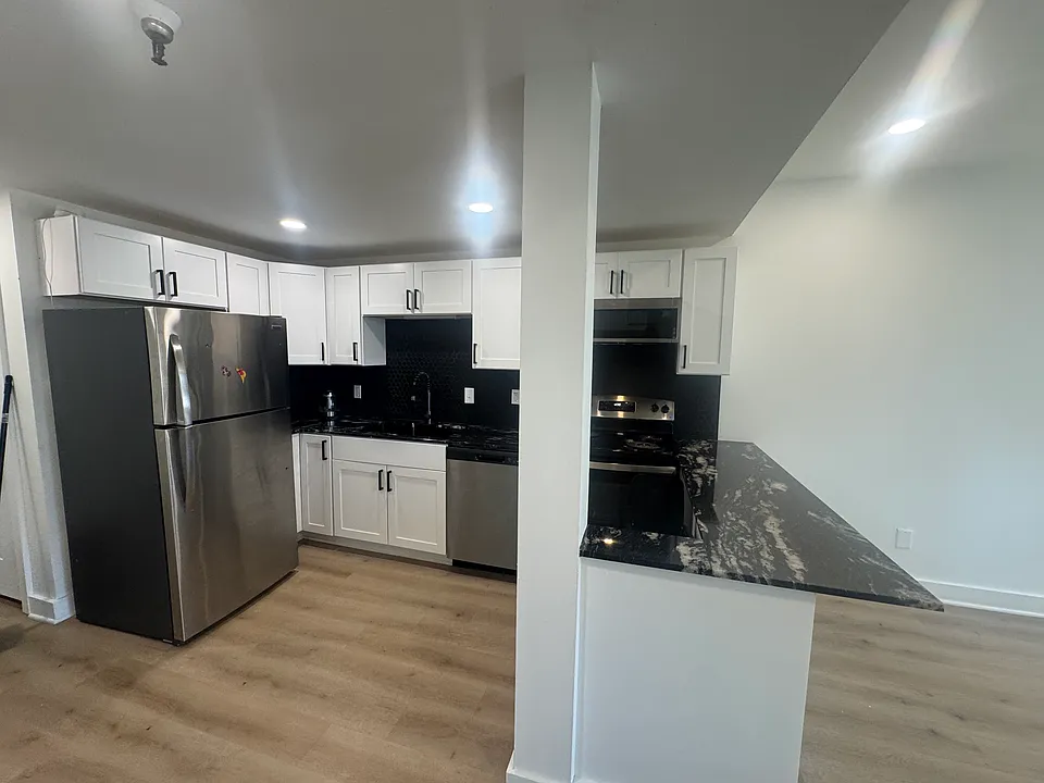 446 James St #2